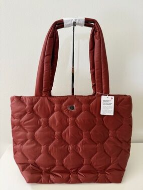 New LULULEMON Quilty Pleasures Medium 12L Tote Purse Bag Rockwood